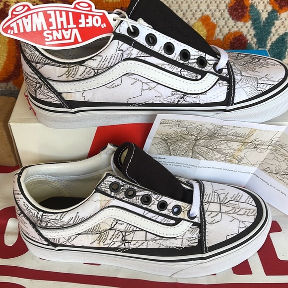 Vans Old Skool
(Moca) Frances Stark/Maps
VNOA5KRF94H
WMNS sneakers athletic shoe - Picture 2 of 16